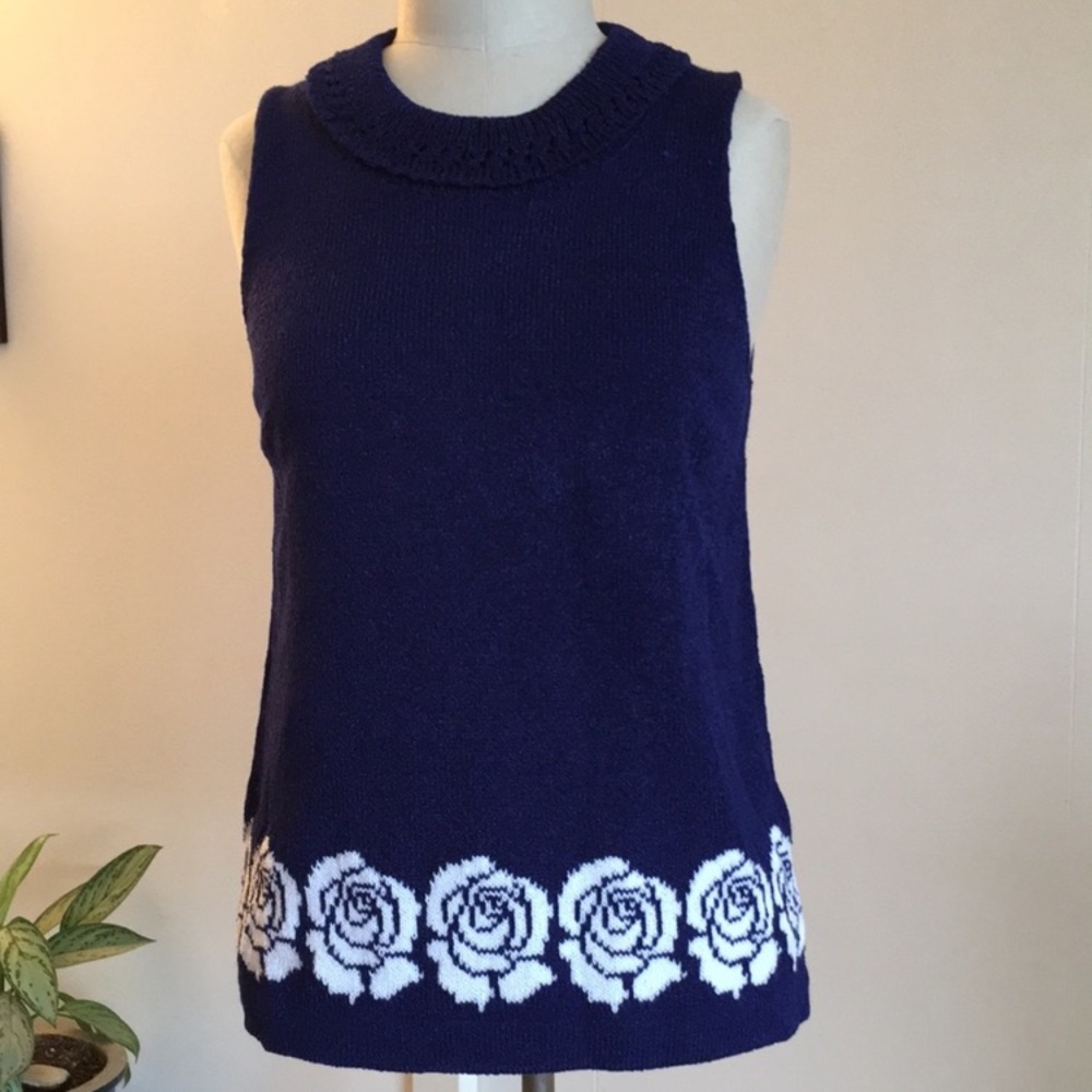 1980s hand knit sweater top sleeveless dark blue floral S
